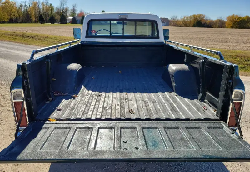 1972 Chevrolet C20 Super Custom Camper photo 14