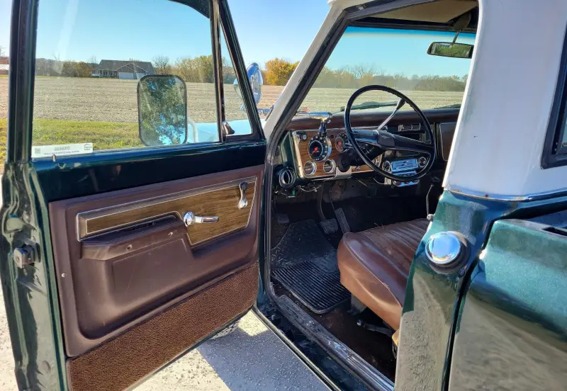 1972 Chevrolet C20 Super Custom Camper photo 21