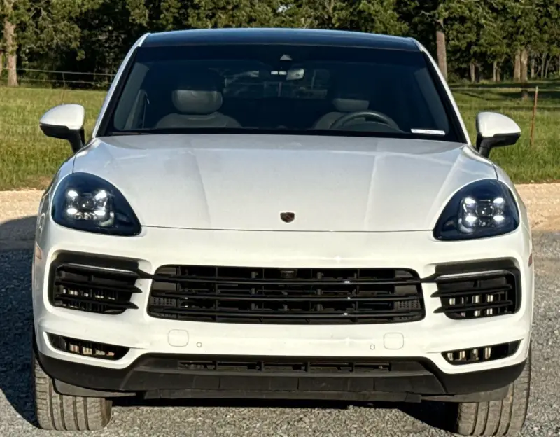 2021 Porsche Cayenne photo 2