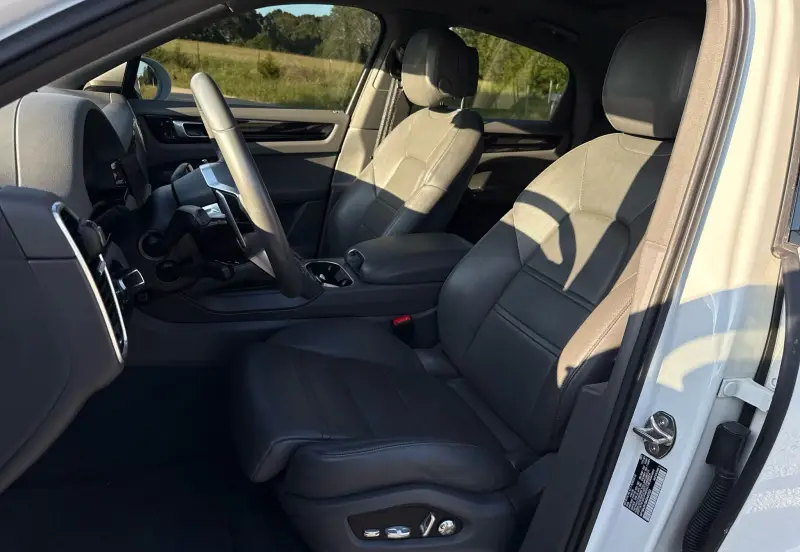 2021 Porsche Cayenne photo 15