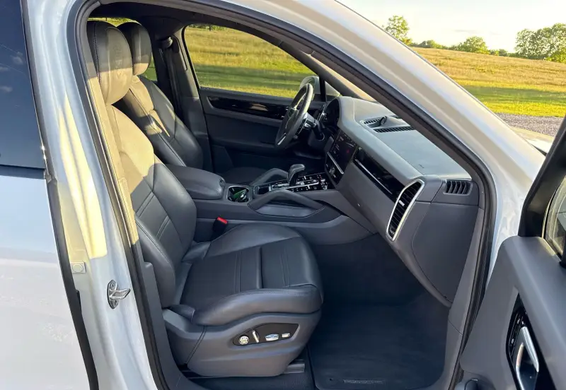 2021 Porsche Cayenne photo 32