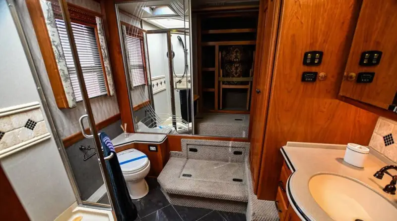 2008 Holiday Rambler Navigator 45 Bismarck IV photo 25
