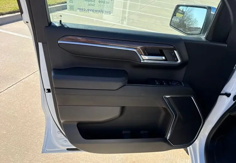 2023 Chevrolet Silverado 1500 photo 13