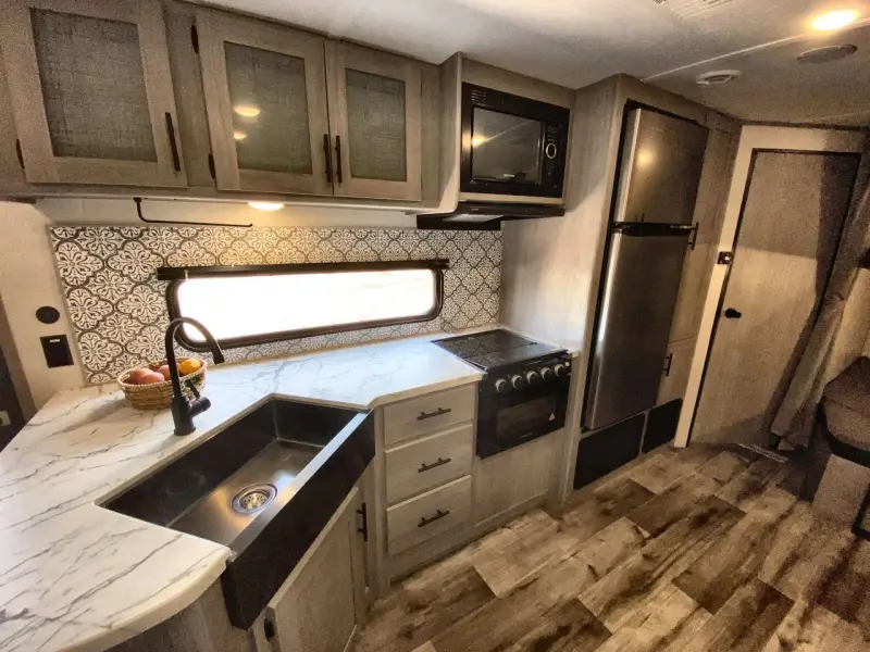 2022 Dutchmen Coleman Lantern 263BH photo 16