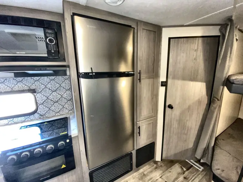 2022 Dutchmen Coleman Lantern 263BH photo 17