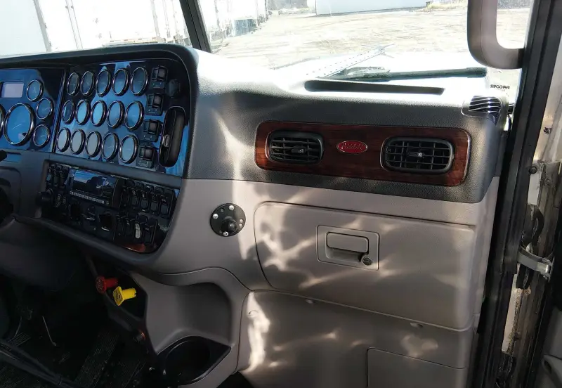 2022 Peterbilt 389 photo 74