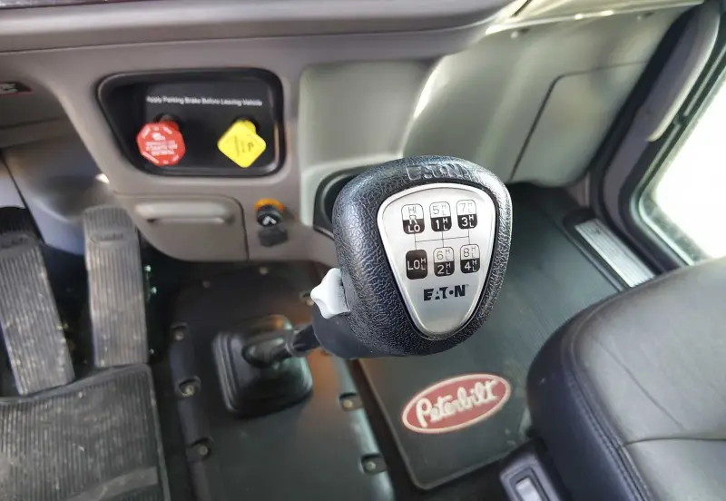 2022 Peterbilt 389 photo 57