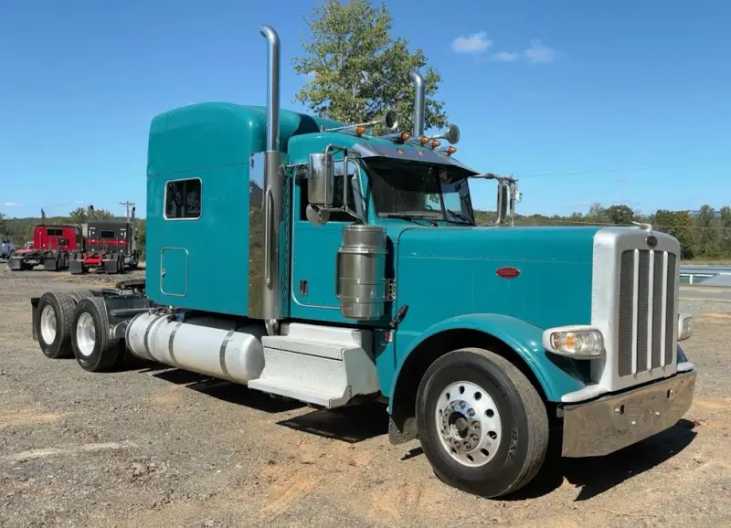 2019 Peterbilt 389 Cummins photo 2