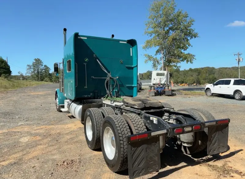 2019 Peterbilt 389 Cummins photo 3
