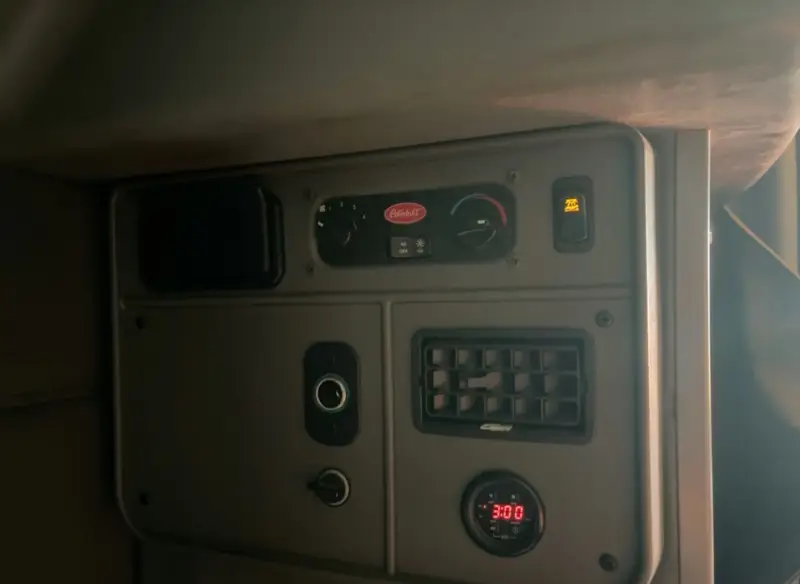 2019 Peterbilt 389 Cummins photo 27