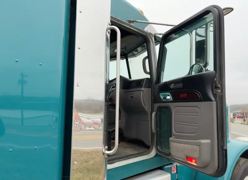 2019 Peterbilt 389 Cummins photo 29